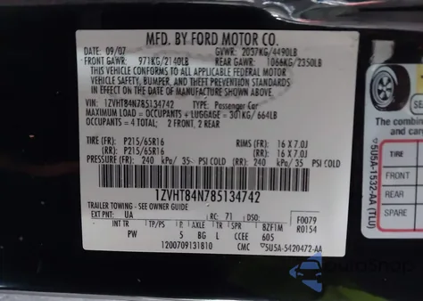 2008 Ford Mustang V6 Deluxe/V6 Premium z USA, uszkodzony, nr VIN 1ZVHT84N785134742